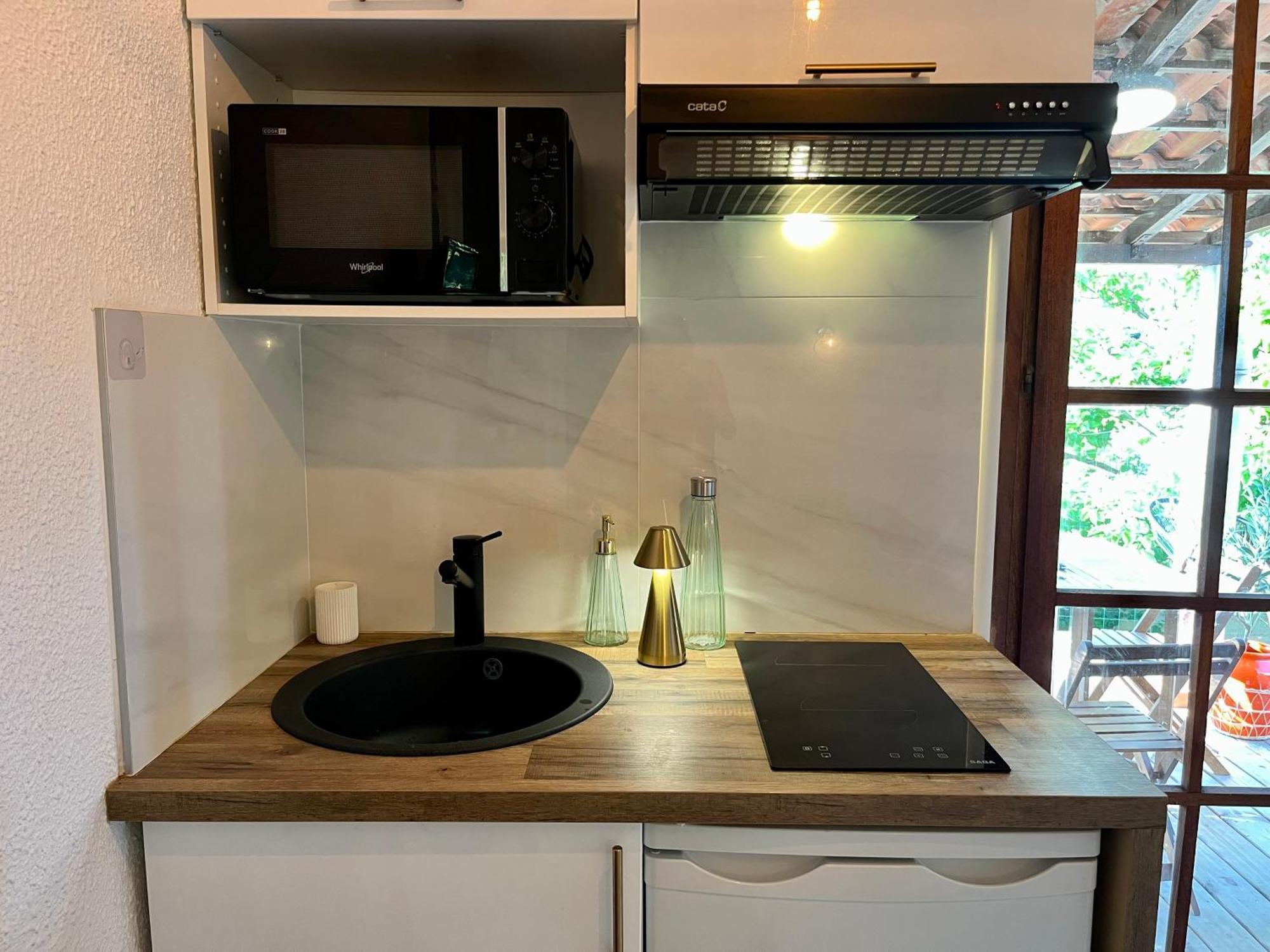 Joli Studio Maisonnette A 100M De La Plage Портисио Екстериор снимка
